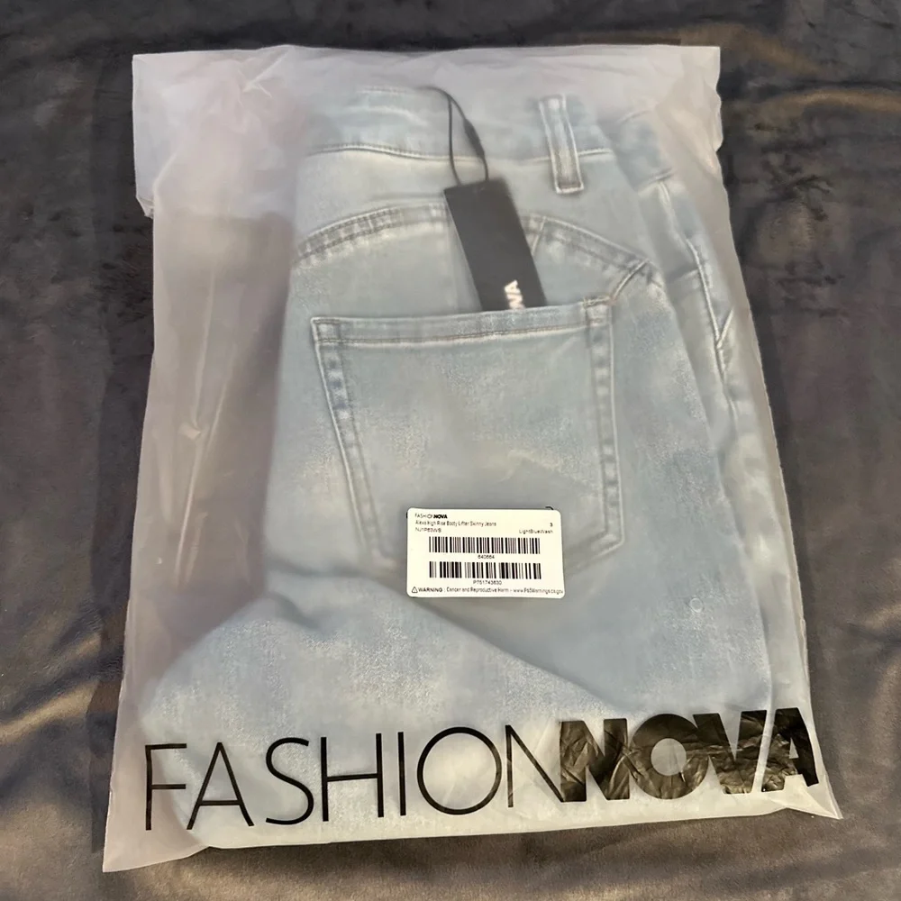 Fashion Nova Alexa High Rise Booty Lifter Skinny Jeans - NWT - Picture 6 of 6